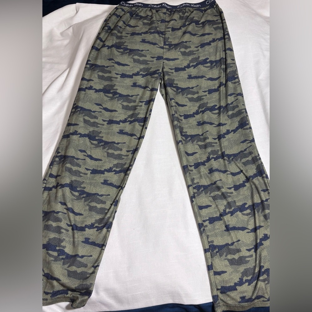 Calvin Klein Green Camo Pajama Pants